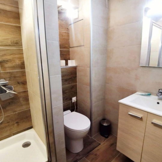  AIGUES-VIVES IMMO : House | GALLARGUES-LE-MONTUEUX (30660) | 69 m2 | 700 € 