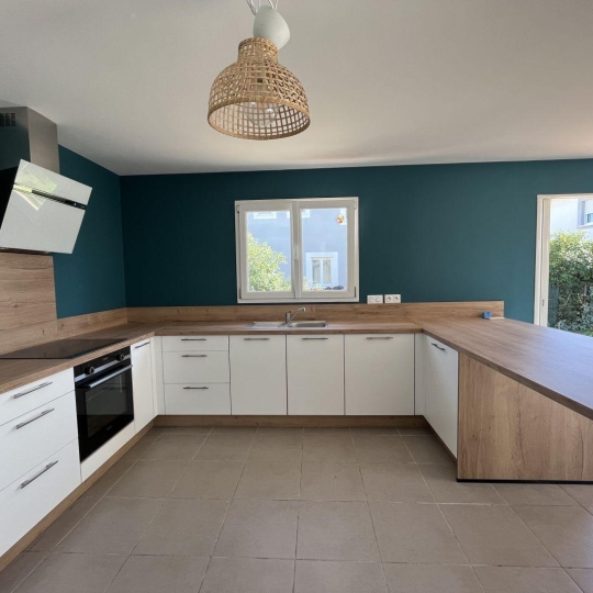  AIGUES-VIVES IMMO : Maison / Villa | AIMARGUES (30470) | 120 m2 | 1 368 € 