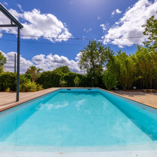  AIGUES-VIVES IMMO : Maison / Villa | AIGUES-VIVES (30670) | 168 m2 | 2 600 € 