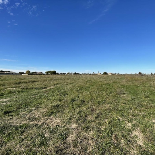 Annonces AIGUESVIVES : Terrain | GALLARGUES-LE-MONTUEUX (30660) | 642.00m2 | 129 900 € 