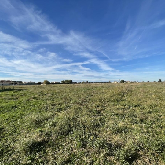  Annonces AIGUESVIVES : Terrain | GALLARGUES-LE-MONTUEUX (30660) | 642 m2 | 129 900 &euro; 