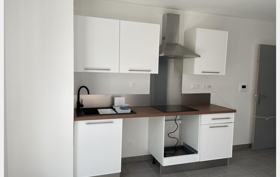 AIGUES-VIVES IMMO : Appartement | VERGEZE (30310) | 69 m2 | 840 € 