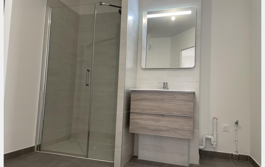 AIGUES-VIVES IMMO : Appartement | VERGEZE (30310) | 69 m2 | 840 € 