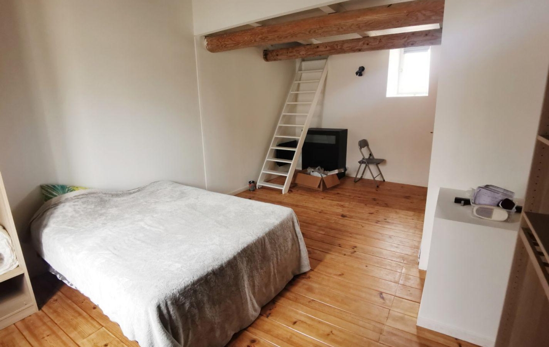 AIGUES-VIVES IMMO : House | GALLARGUES-LE-MONTUEUX (30660) | 69 m2 | 700 € 