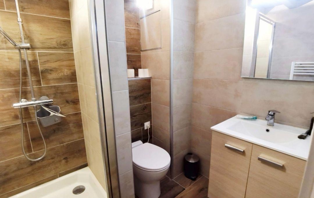 AIGUES-VIVES IMMO : House | GALLARGUES-LE-MONTUEUX (30660) | 69 m2 | 700 € 