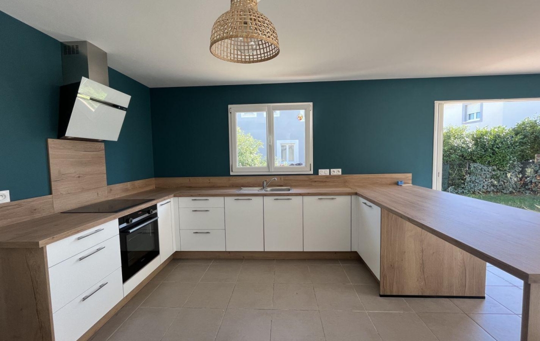 AIGUES-VIVES IMMO : Maison / Villa | AIMARGUES (30470) | 120 m2 | 1 368 € 