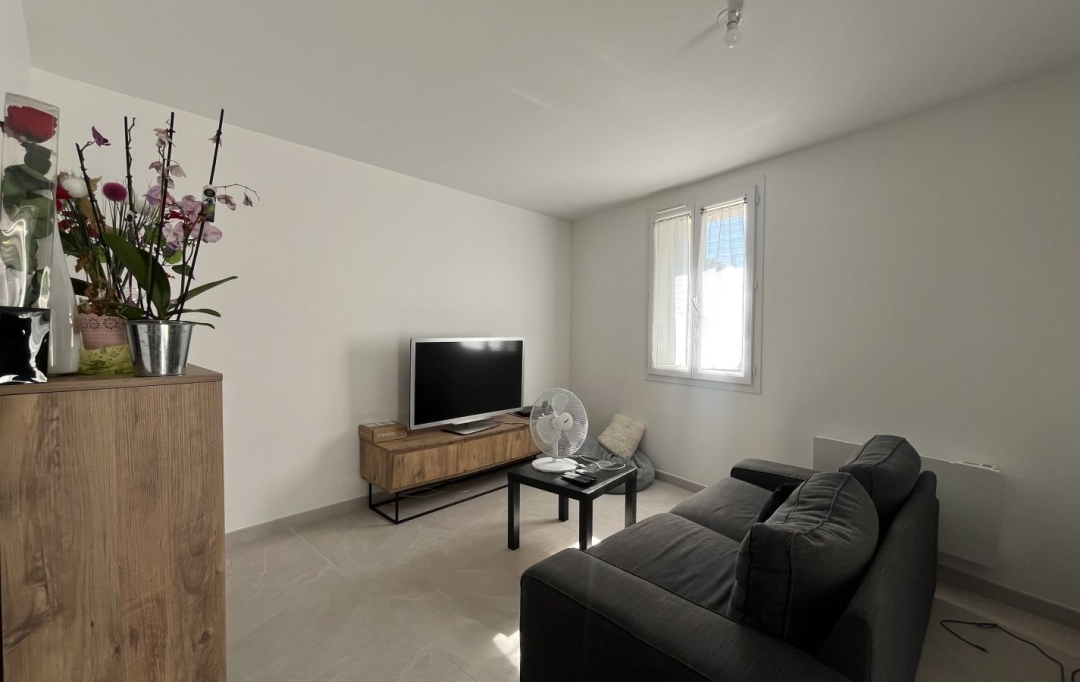 AIGUES-VIVES IMMO : House | AIGUES-VIVES (30670) | 85 m2 | 900 € 