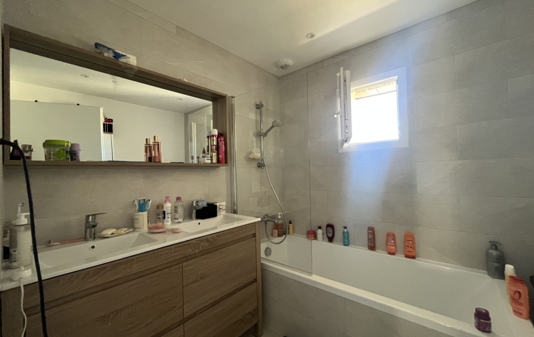 AIGUES-VIVES IMMO : House | AIGUES-VIVES (30670) | 85 m2 | 900 € 