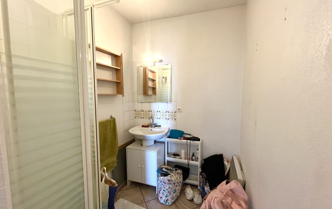 AIGUES-VIVES IMMO : Apartment | GALLARGUES-LE-MONTUEUX (30660) | 37 m2 | 560 € 