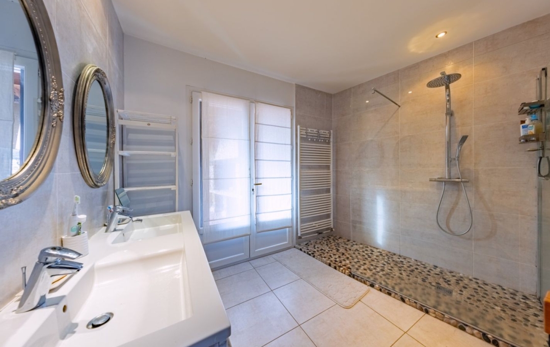 AIGUES-VIVES IMMO : Appartement | AIGUES-VIVES (30670) | 175 m2 | 387 000 € 