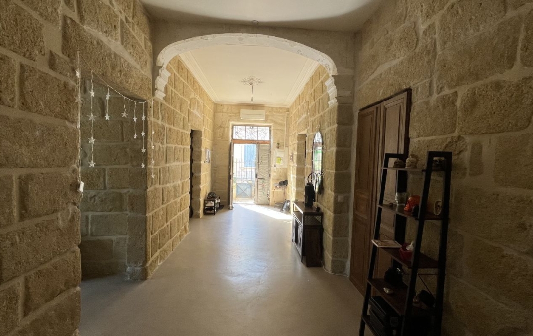 AIGUES-VIVES IMMO : Maison / Villa | GALLARGUES-LE-MONTUEUX (30660) | 330 m2 | 690 000 € 