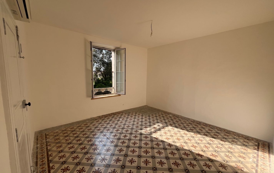 AIGUES-VIVES IMMO : Maison / Villa | GALLARGUES-LE-MONTUEUX (30660) | 330 m2 | 690 000 € 