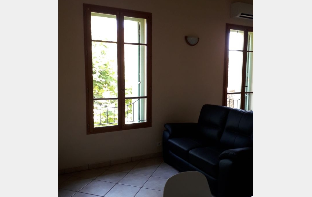Annonces AIGUESVIVES : House | MILHAUD (30540) | 50 m2 | 852 &euro; 