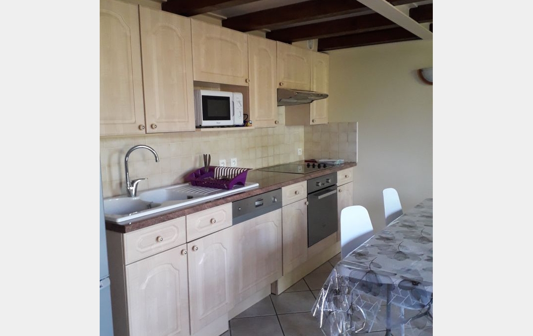 Annonces AIGUESVIVES : House | MILHAUD (30540) | 50 m2 | 852 &euro; 