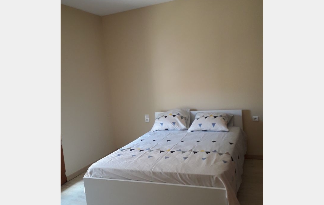 Annonces AIGUESVIVES : House | MILHAUD (30540) | 50 m2 | 852 &euro; 