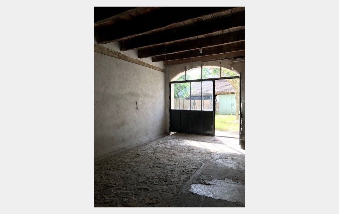Annonces AIGUESVIVES : House | MILHAUD (30540) | 50 m2 | 852 &euro; 