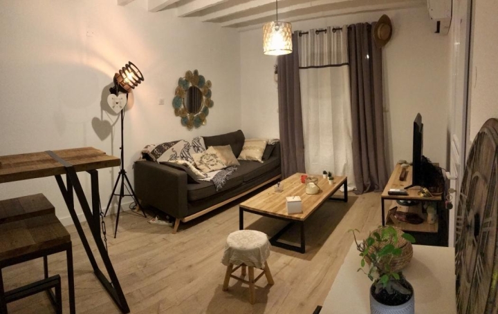 AIGUES-VIVES IMMO : Maison / Villa | GALLARGUES-LE-MONTUEUX (30660) | 50 m2 | 750 € 