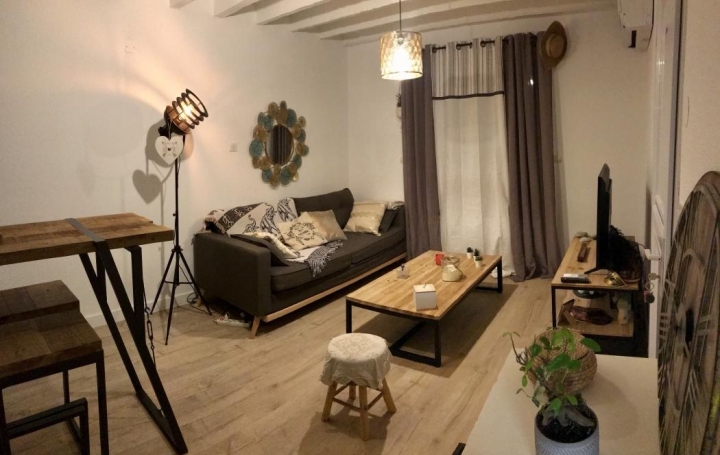 AIGUES-VIVES IMMO : Maison / Villa | GALLARGUES-LE-MONTUEUX (30660) | 50 m2 | 750 € 