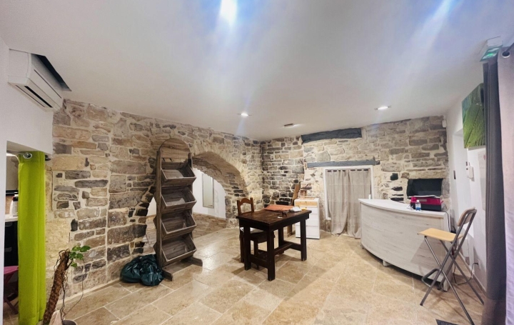 AIGUES-VIVES IMMO : Local / Bureau | CALVISSON (30420) | 54 m2 | 700 € 