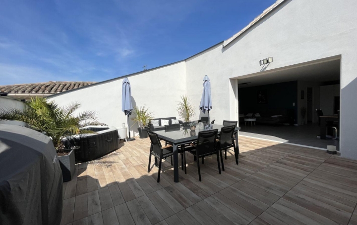 Maison de village AIGUES-VIVES 135 m2 399 000 € Maison de village AIGUES-VIVES 135 m2 399 000 €