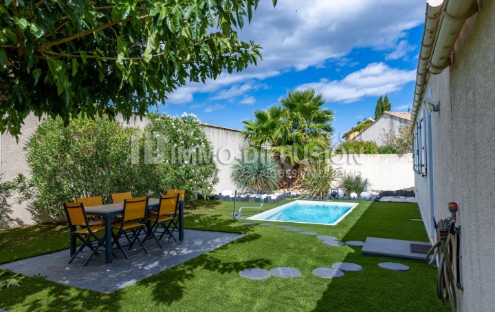 Maison   GALLARGUES-LE-MONTUEUX  110 m2 380 000 € 